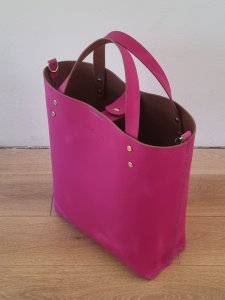 galerie/001 Taschen/001 Alia/resized/T0350 (2024-09-29) 2_small.jpg